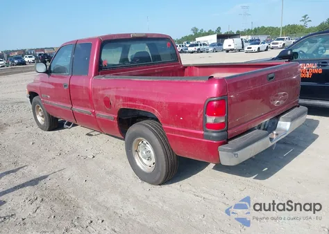 1999 Dodge Ram 1500 z USA, uszkodzony, nr VIN 3B7HC12Y3XG136549